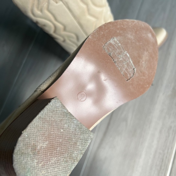 Beige cowgirl shoes - Picture 6 of 7